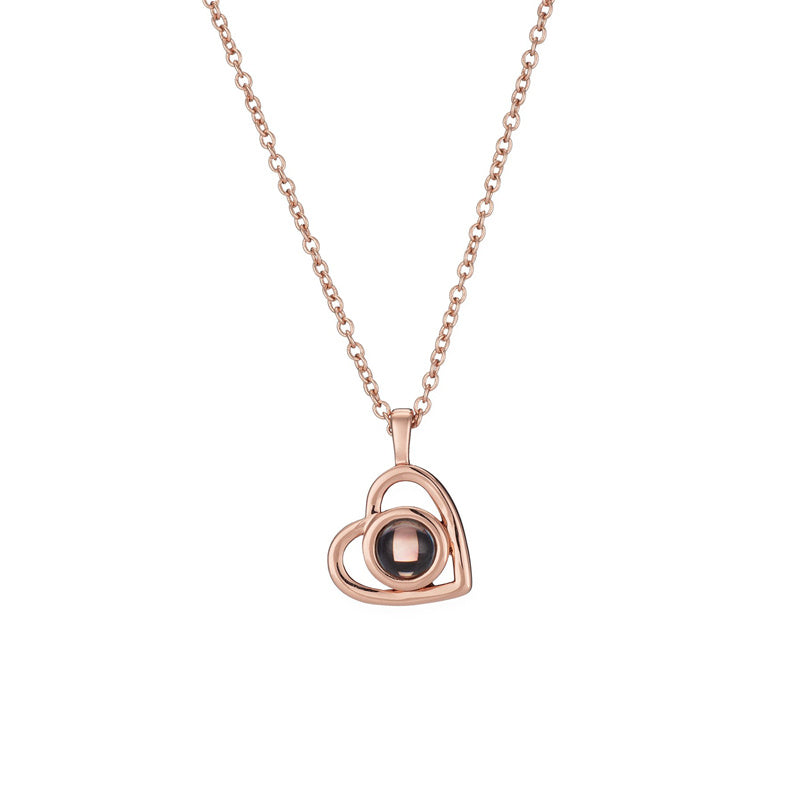 S925 Zilveren romantische fotoprojectie ketting met kleurrijke hartvormige hanger.
