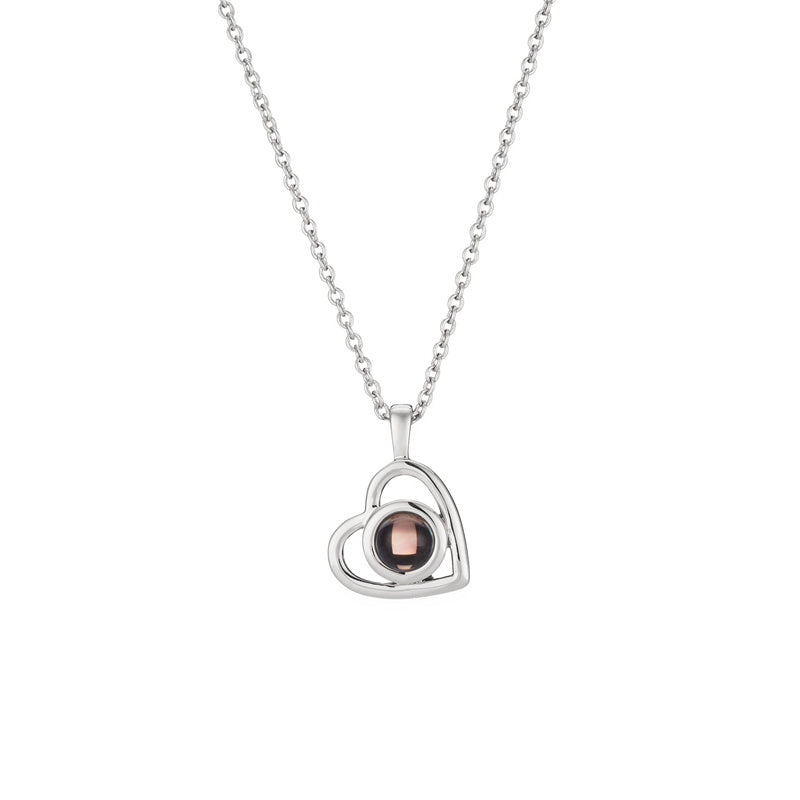 S925 Zilveren romantische fotoprojectie ketting met kleurrijke hartvormige hanger.
